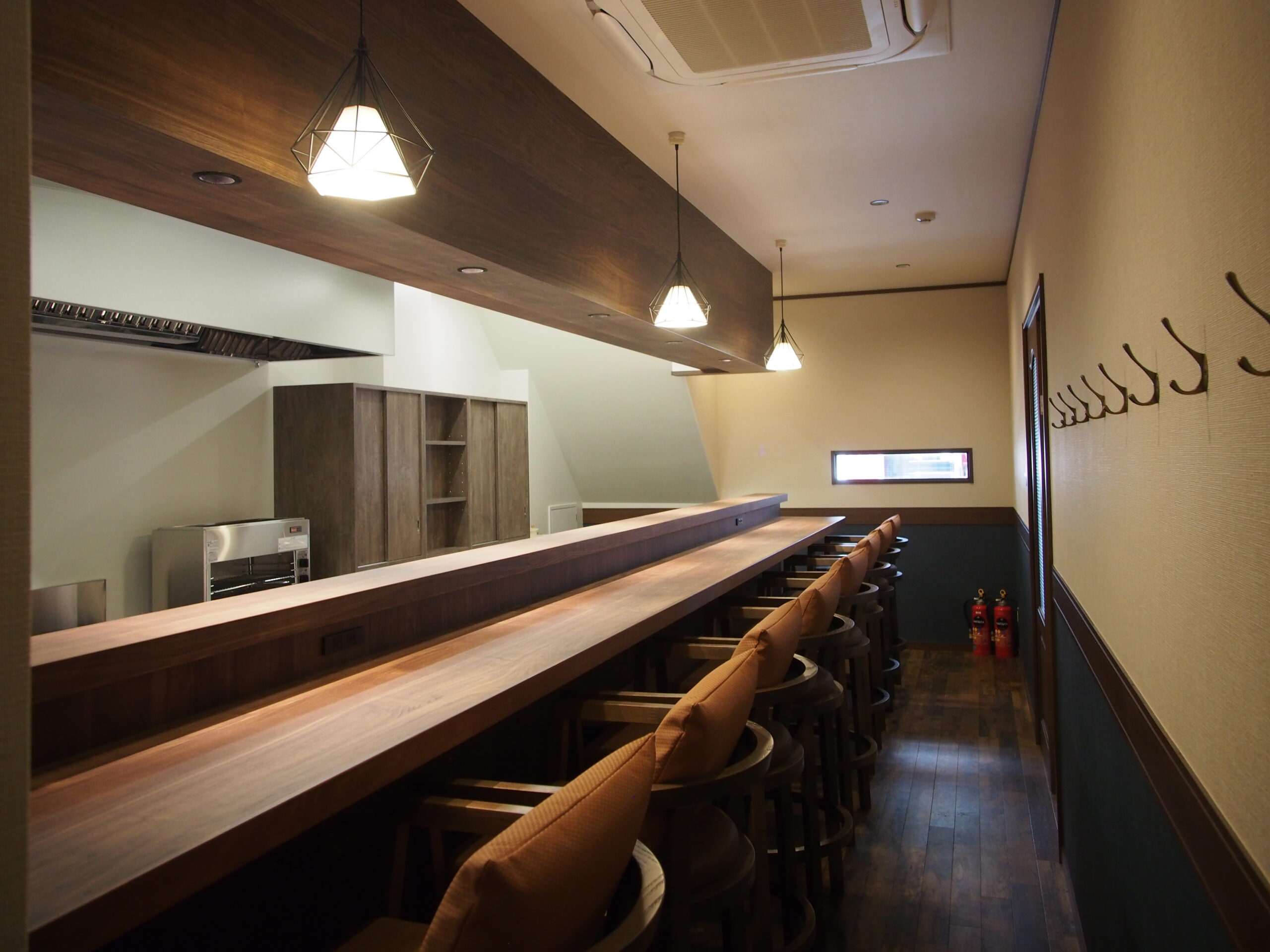 【名古屋市中区】飲食店｜レトロモダンな店舗内装｜オフィスデザイン施工事例